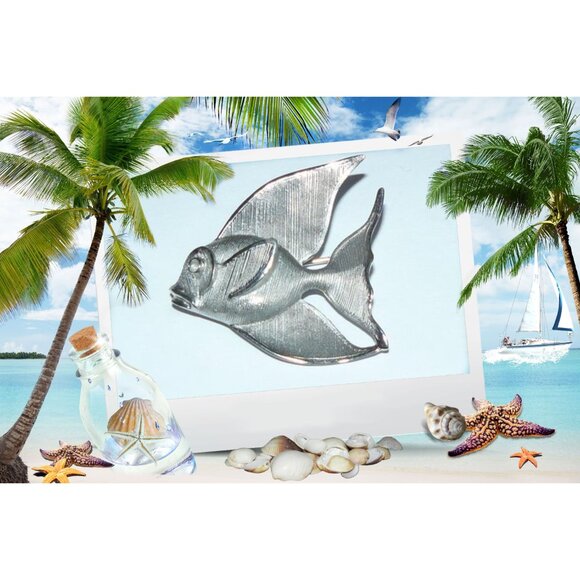 Jewelry - Quality Made Silver Tone Metal Textured Fish Brooch